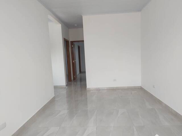 #107 - Casa para Venda em Ponta Grossa - PR - 2